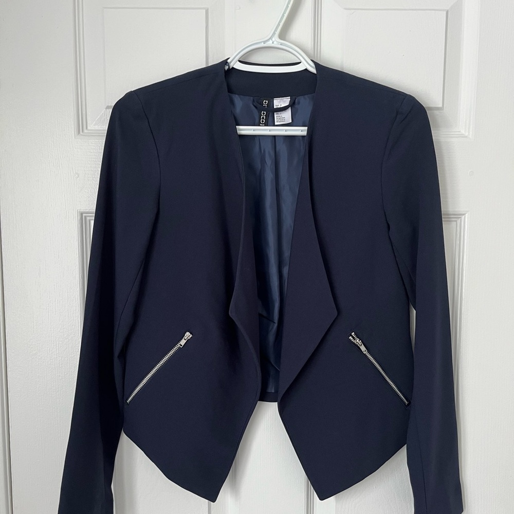 H&M DIVIDED Blazer (Size 2)